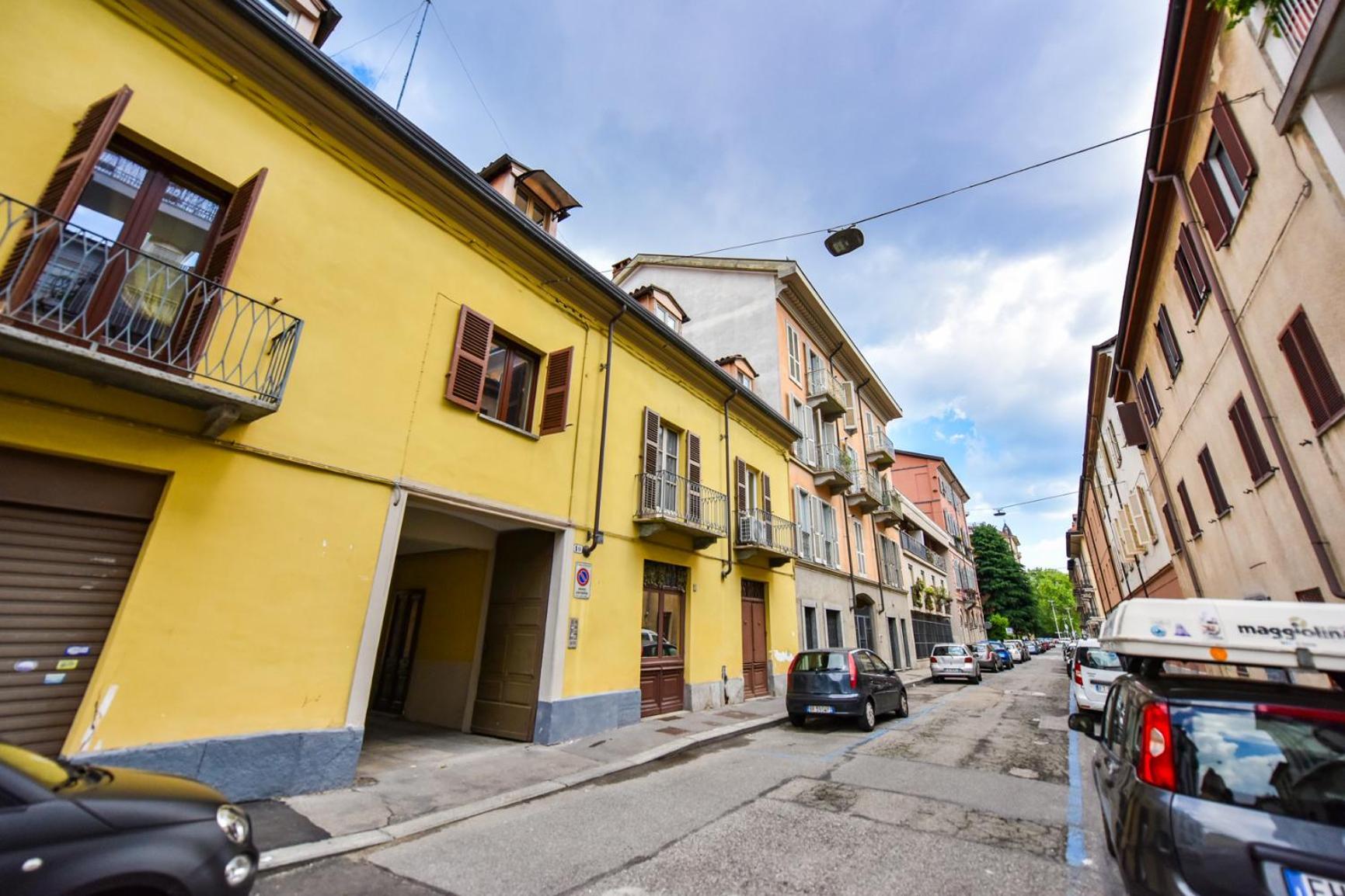 Modern Apartment Piazza Statuto Porta Susa Fs 都灵 外观 照片